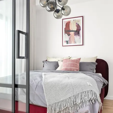 New Designer 1br In Marati Kvartal